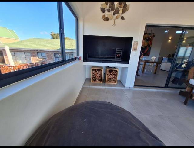 3 BEDROOM TOWNHOUSE FOR SALE IN HARTENBOS HEUWELS